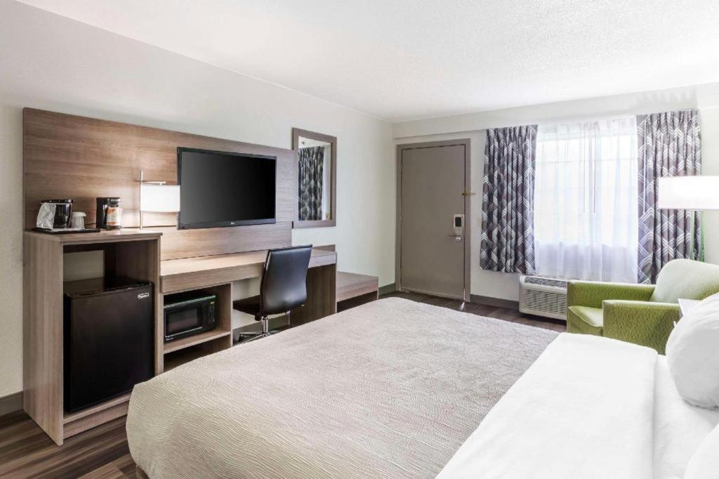 Quality Inn Ripley Eksteriør bilde