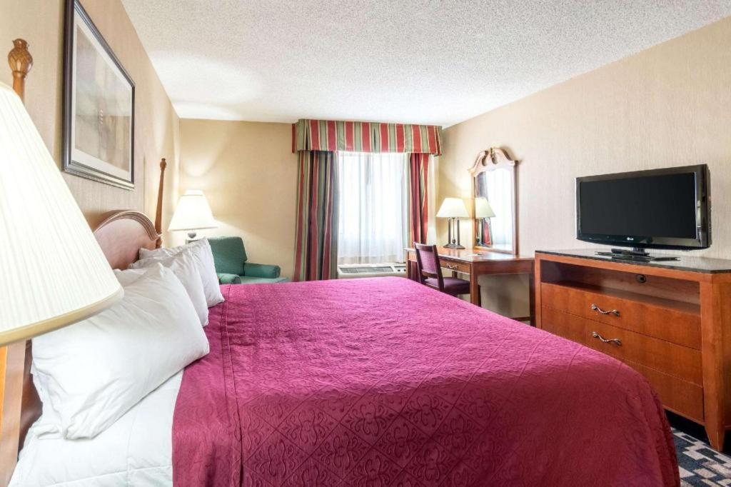 Quality Inn Ripley Eksteriør bilde